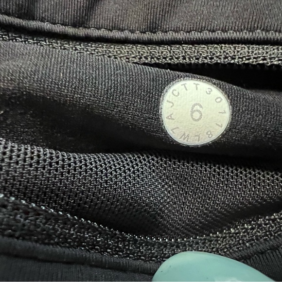Lululemon Run Speed shorts, 6, black - Picture 4 of 5